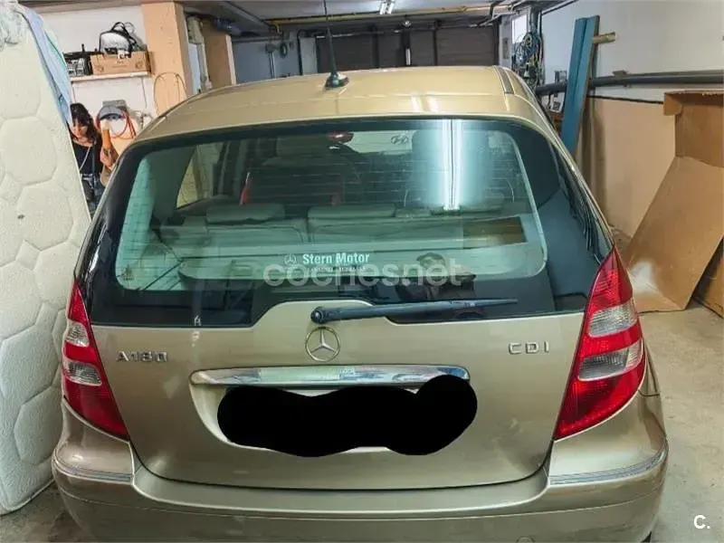 Usado Mercedes A180 Elegance 109 CV (80 kW) 2005 Beige Monovolumen