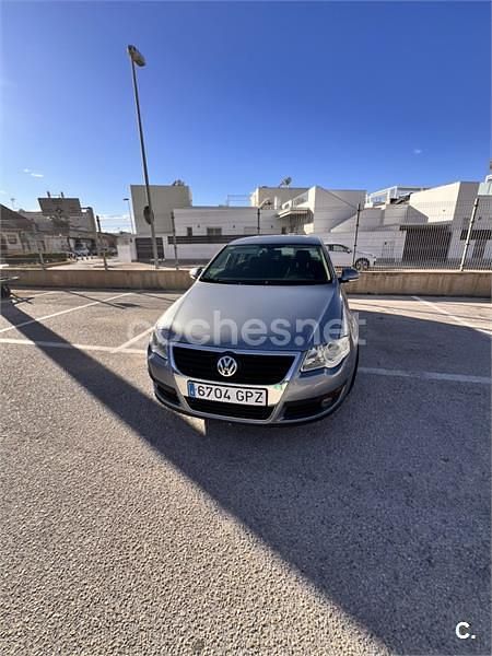 Gris / plata Usado 2009 VW Passat Edition Berlina | 6500 € (Precio justo) - Imagen 1/4