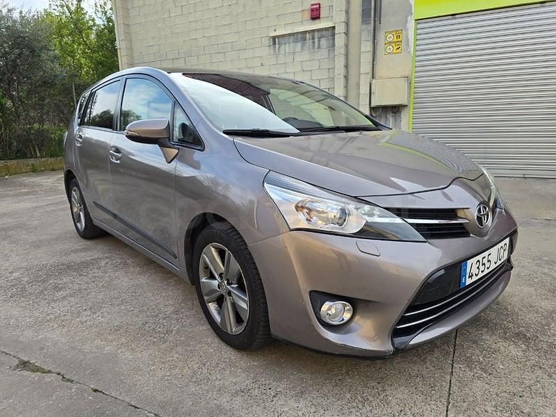 Usado Toyota Verso Advance 177 CV (130 kW) 2015 Beige Monovolumen