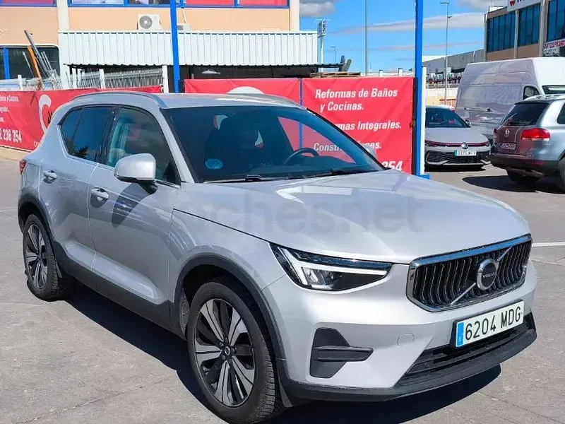 Usado Volvo XC40 Plus 262 HP (192 kW) 2023 Cinzento SUV
