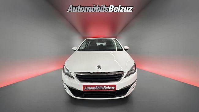 Usado Peugeot 308 Access 130 CV (95 kW) 2014 Blanco