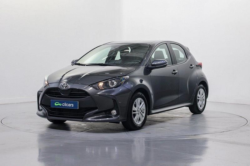 Usado Toyota Yaris Edition 125 CV (91 kW) 2024 Gris Utilitario