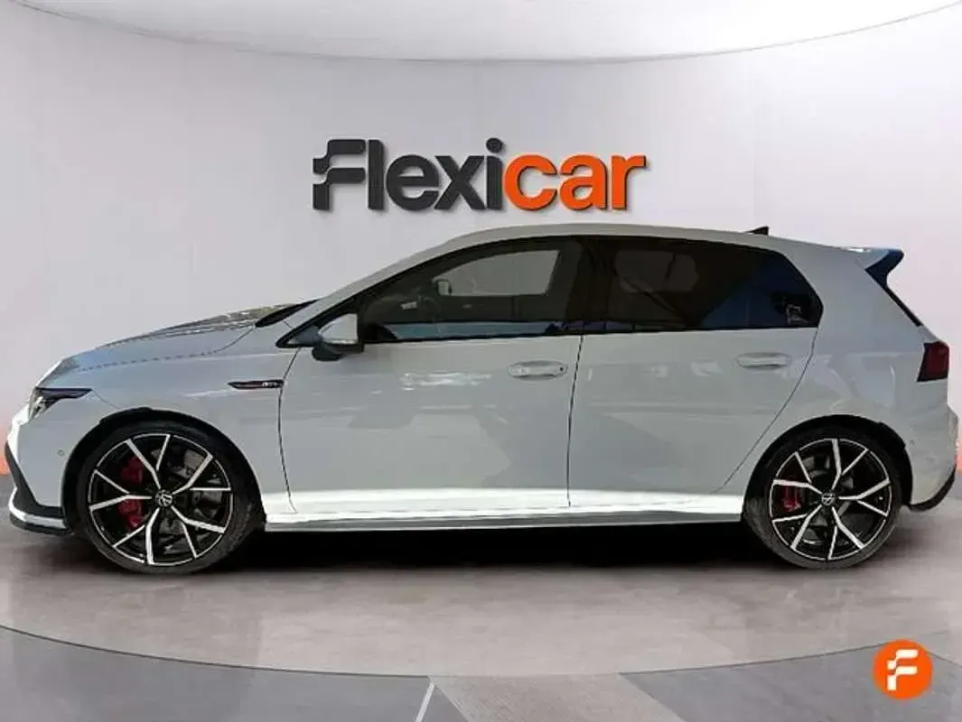 Usado VW Golf VII GTI 300 CV (220 kW) 2021 Blanco Utilitario