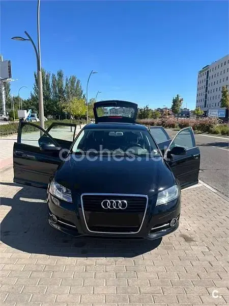 Usado Audi A3 Sportback Attraction 140 CV (102 kW) 2012 Negro Utilitario