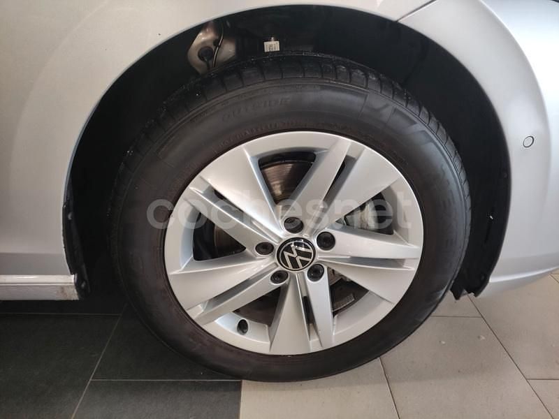 Usado VW Golf VIII Life 110 CV (80 kW) 2023 Gris / plata Familiar