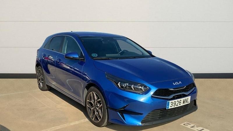Azul Usado 2024 Kia Ceed | 21.000 € (Precio justo) - Imagen 1/4