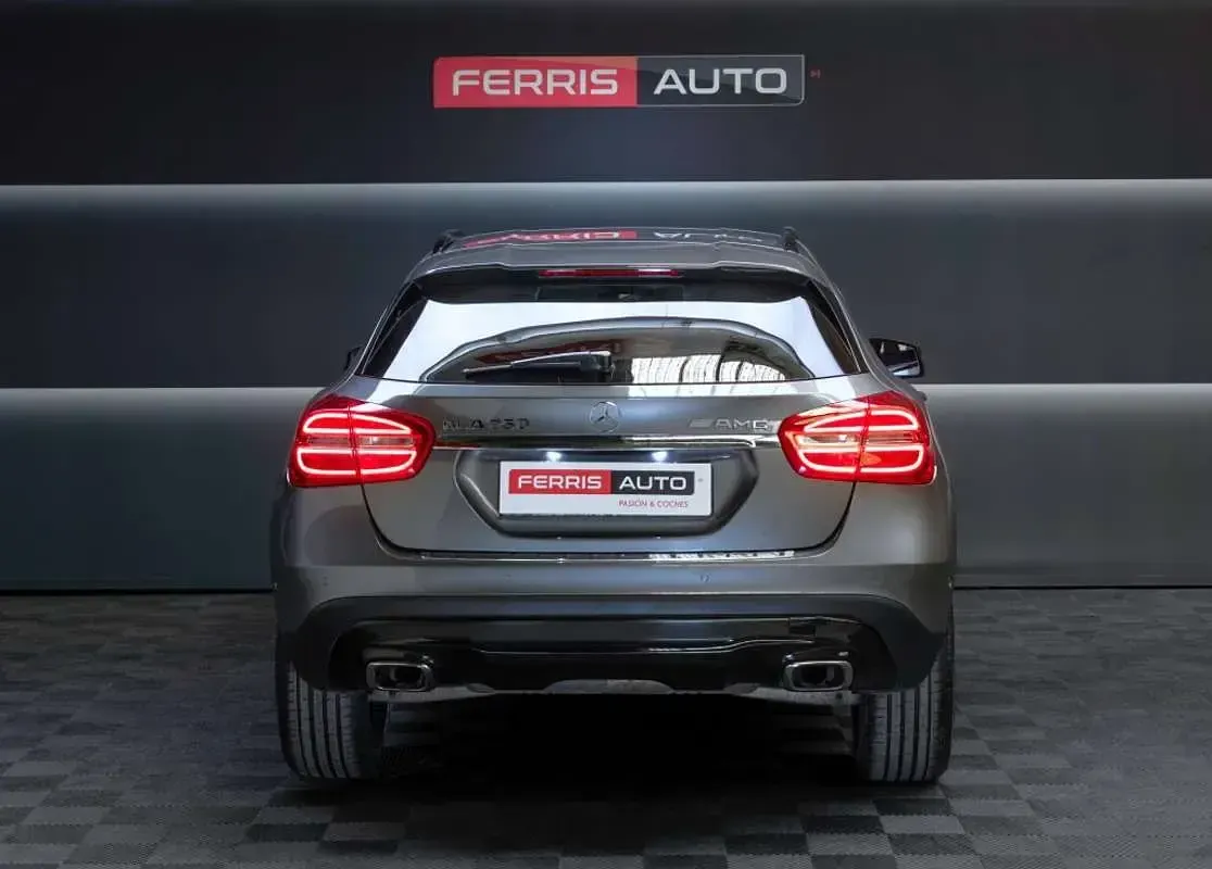 Usado Mercedes GLA250 Urban 211 CV (155 kW) 2014 Gris SUV