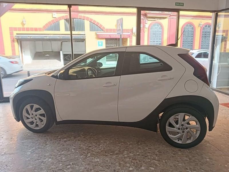 Usado Toyota Aygo X Edition 72 CV (52 kW) 2022 Blanco SUV