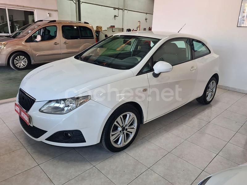 Blanco Usado 2009 Seat Ibiza SC Sport Utilitario | 5999 € (Precio justo) - Imagen 1/4