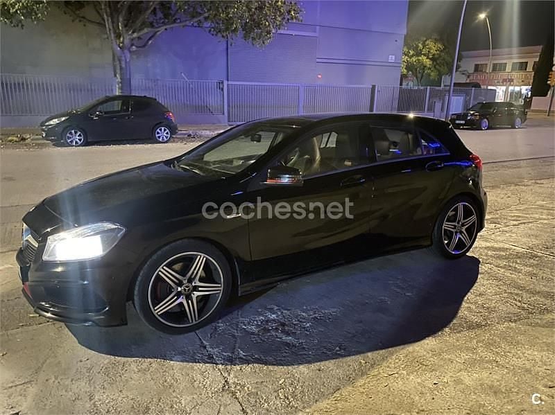 Usado Mercedes A250 211 CV (155 kW) 2013 Negro Berlina