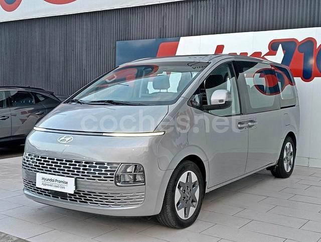 Usado Hyundai Staria 177 CV (130 kW) 2022 Gris / plata Monovolumen