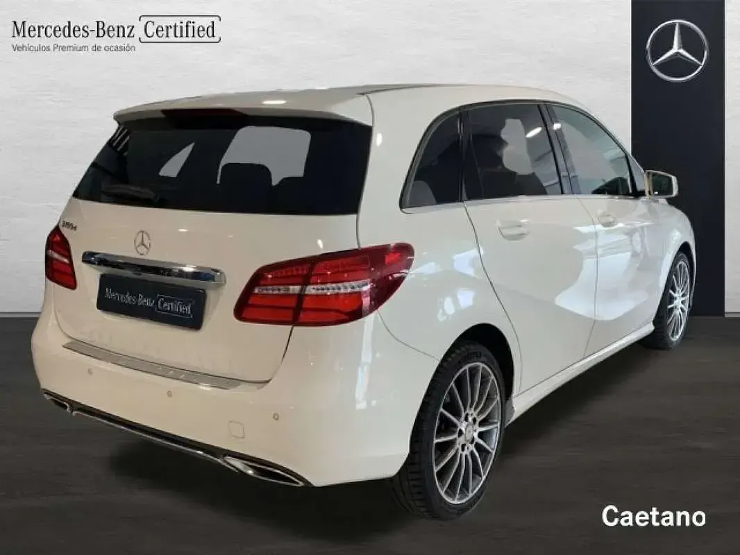 Usado Mercedes B180 116 CV (85 kW) 2016 Blanco Utilitario