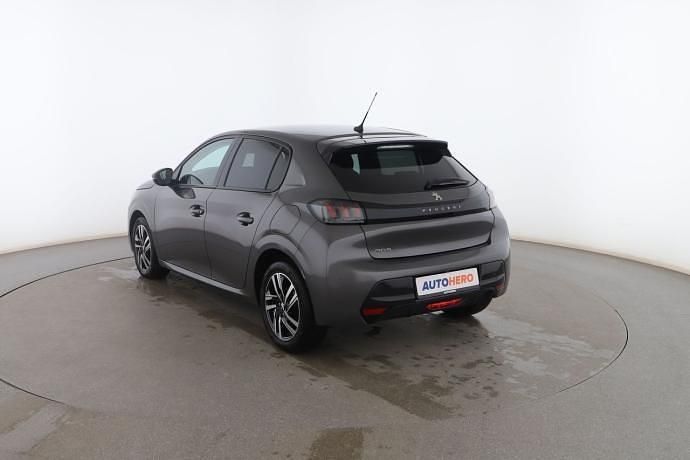 Usado Peugeot 208 Allure 100 CV (73 kW) 2020 Utilitario