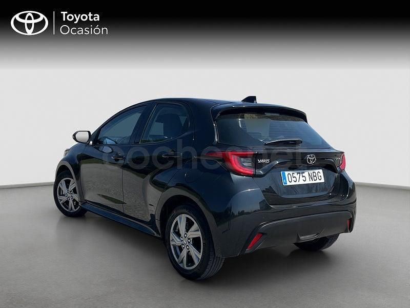 Usado Toyota Yaris Hybrid Active 116 CV (85 kW) 2025 Negro Berlina