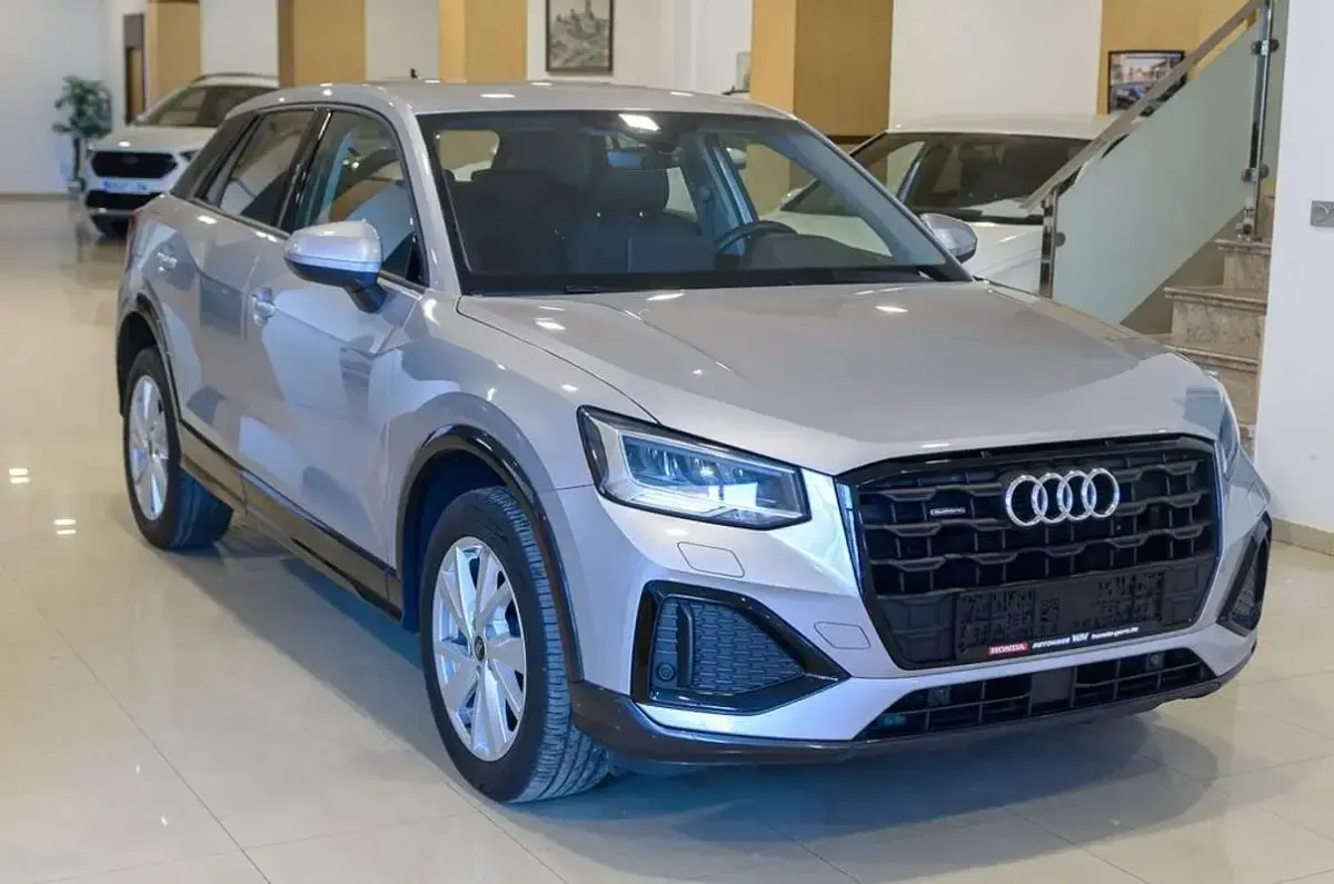 Usado Audi Q2 Advanced 150 CV (110 kW) 2021 Gris SUV