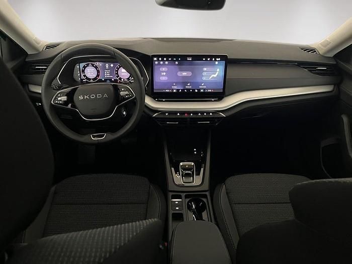 Usado Skoda Octavia Selection 116 CV (85 kW) 2025 Gris Familiar