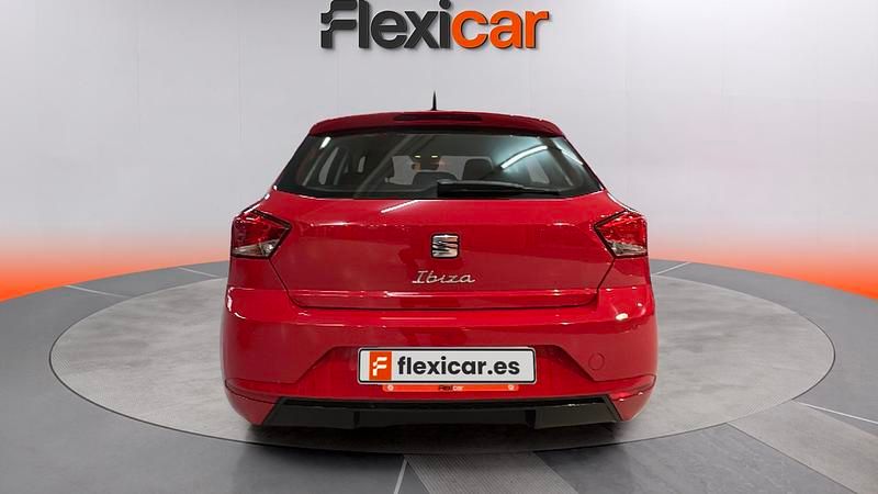 Usado Seat Ibiza Reference 80 CV (58 kW) 2022 Rojo Utilitario