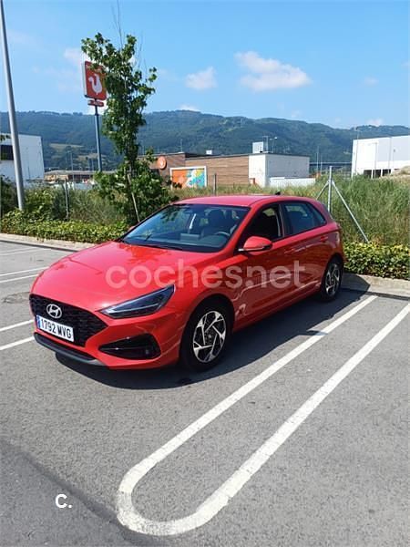 Rojo Usado 2024 Hyundai i30 Berlina | 19.500 € (Precio justo) - Imagen 1/4
