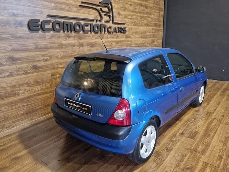 Usado Renault Clio II Dynamique 98 CV (72 kW) 2002 Azul Berlina