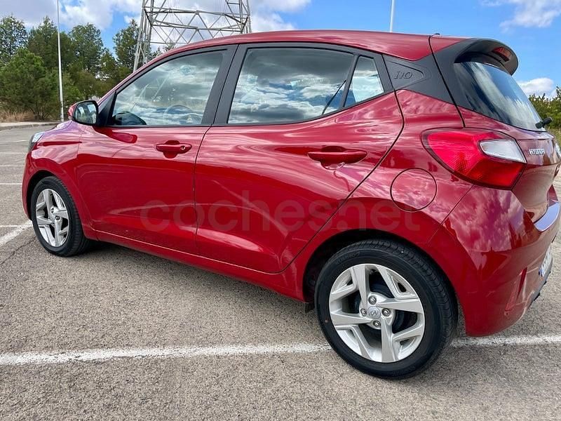 Usado Hyundai i10 84 CV (61 kW) 2021 Rojo Utilitario