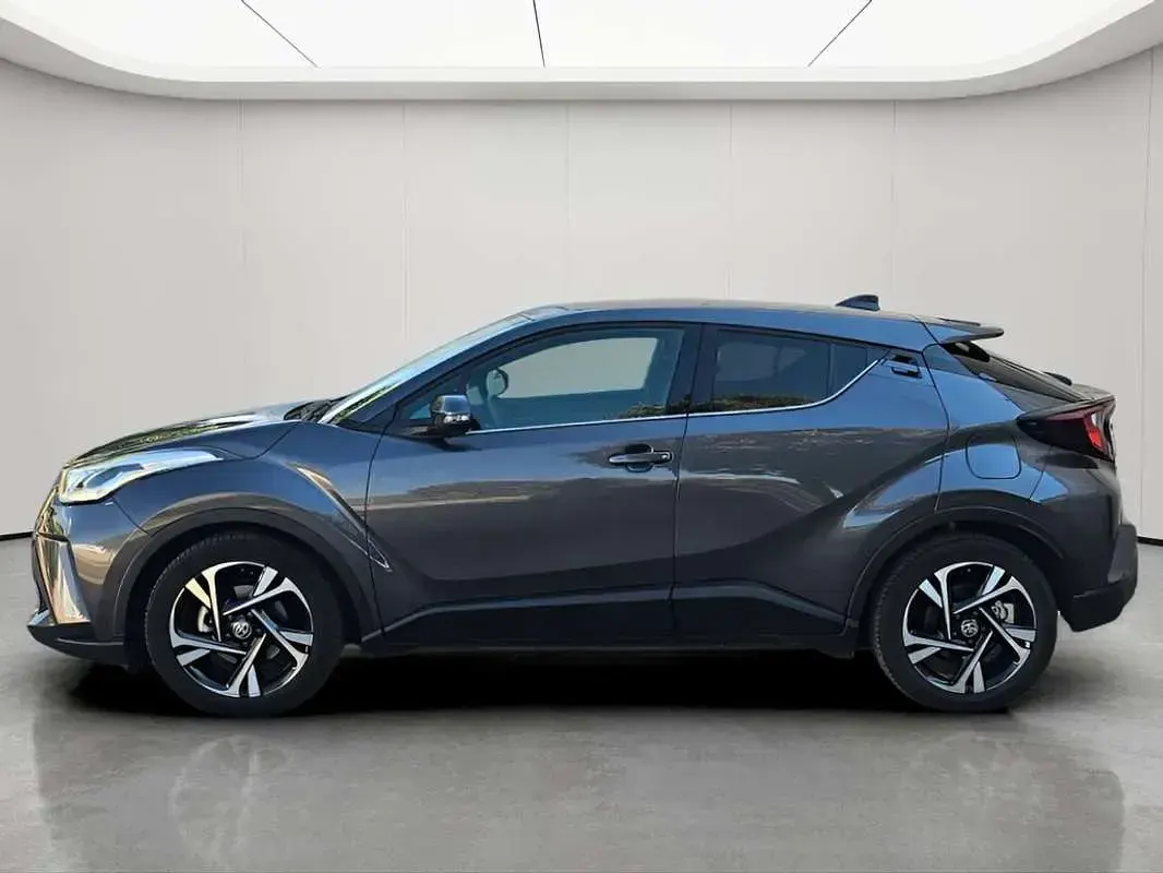 Usado Toyota C-HR Advance 122 CV (89 kW) 2022 Gris SUV