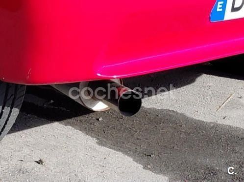 Usado Peugeot 106 75 CV (55 kW) 1992 Rojo Utilitario