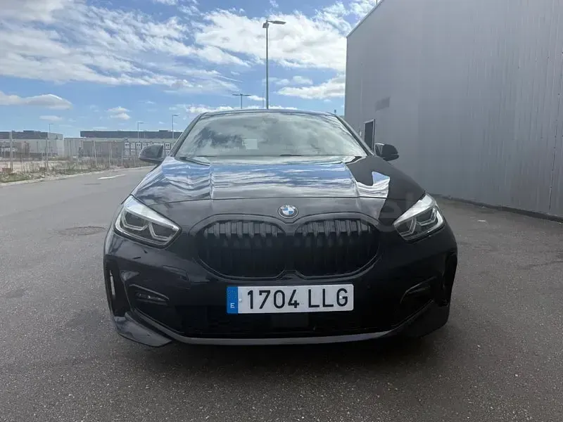 Usado BMW 118 Comfort Edition 136 CV (100 kW) 2020 Negro Berlina