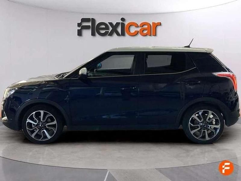 Usado Ssangyong (KGM) Tivoli Limited 116 CV (85 kW) 2017 Negro SUV