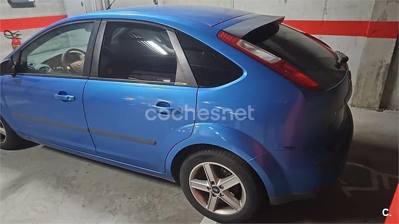 Usado Ford Focus Trend 115 CV (84 kW) 2007 Azul Berlina