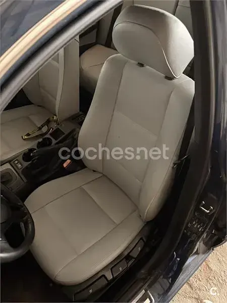 Usado BMW 320 150 CV (110 kW) 2005 Azul Berlina