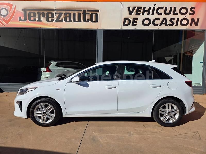 Usado Kia Ceed 136 CV (100 kW) 2021 Blanco Utilitario