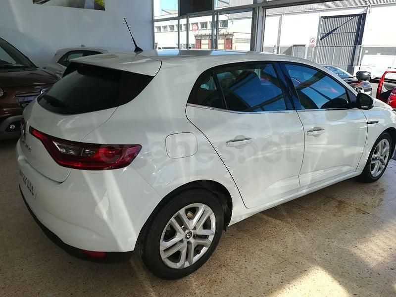 Usado Renault Mégane IV Business 95 CV (69 kW) 2020 Blanco Berlina