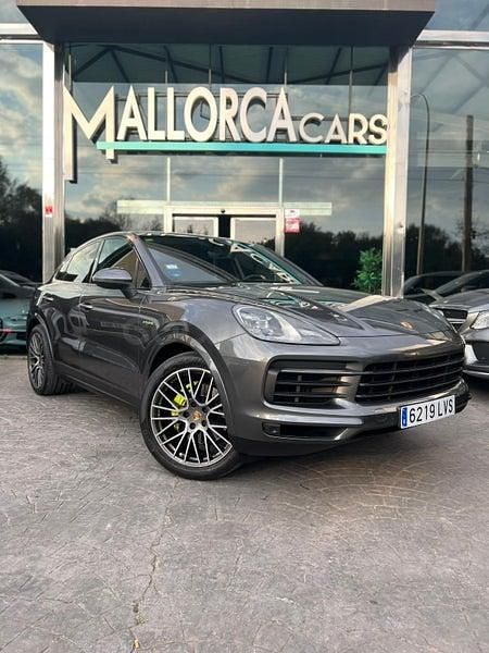 Usado Porsche Cayenne 462 CV (339 kW) 2021 Gris / plata SUV