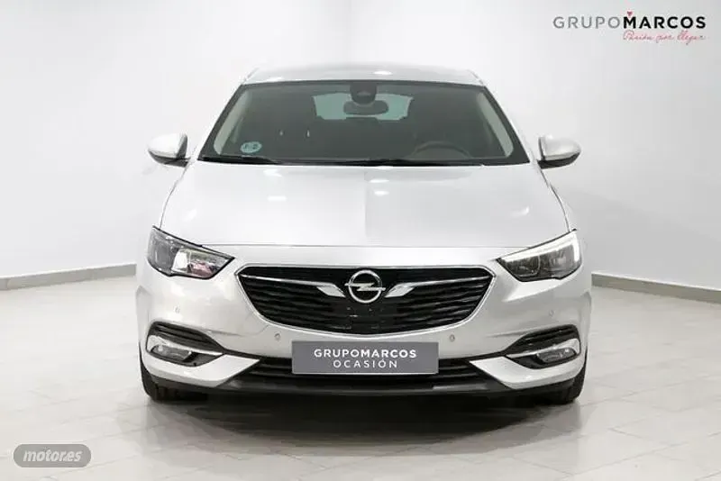 Usado Opel Insignia Innovation 165 CV (121 kW) 2019 Plateado