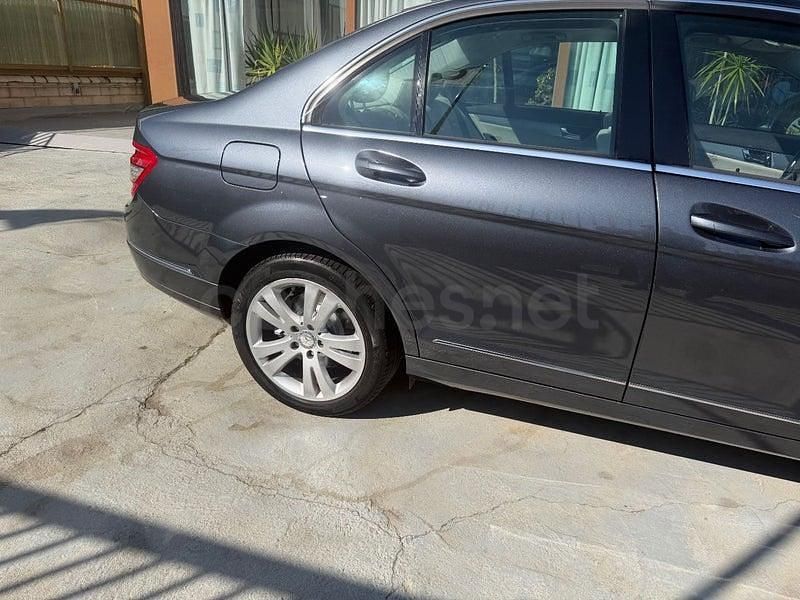 Usado Mercedes C220 Avantgarde 170 CV (125 kW) 2012 Gris / plata Berlina