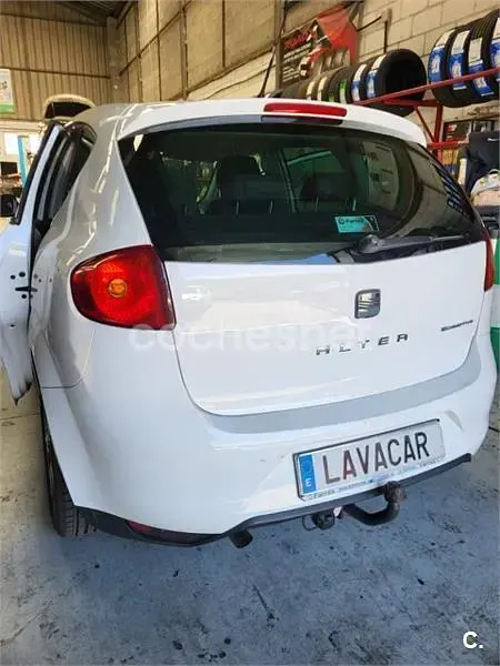 Usado Seat Altea I-Tech 105 CV (77 kW) 2014 Blanco Monovolumen