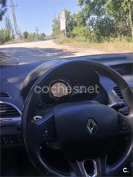 Usado Renault Mégane LIMITED 110 CV (80 kW) 2014 Negro Berlina