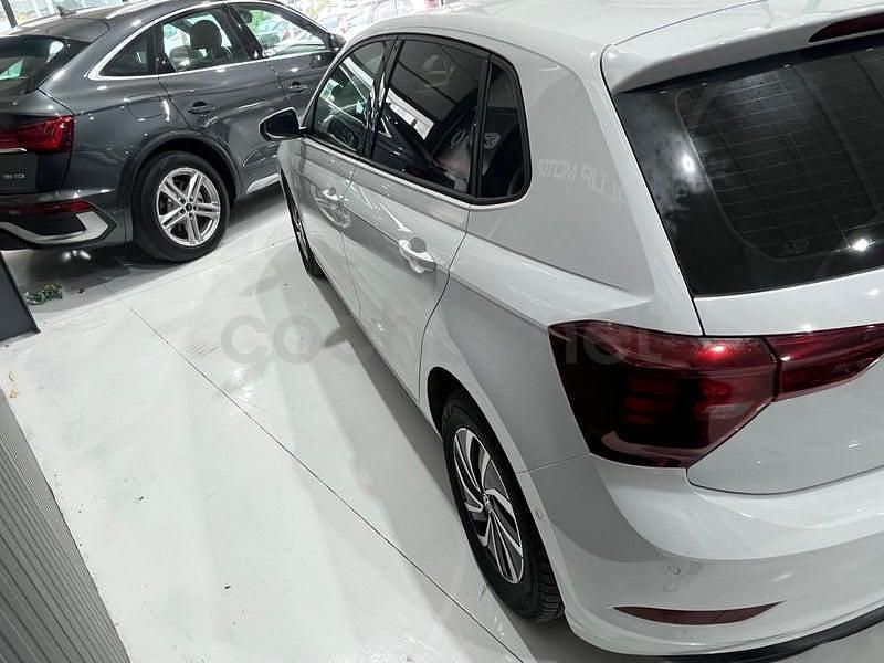 Käytetty VW Polo Life 95 HP (69 kW) 2022 Valkoinen Viistoperä