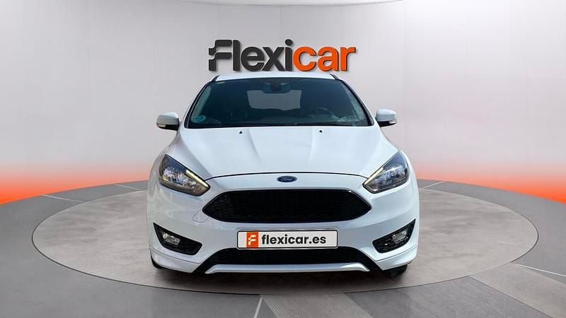 Usado Ford Focus ST-Line 125 CV (91 kW) 2018 Blanco Berlina