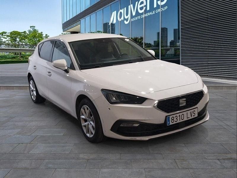 Usado Seat Leon Style 115 CV (84 kW) 2021 Blanco