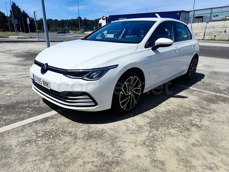 Usado VW Golf VIII Life 115 CV (84 kW) 2021 Blanco Berlina