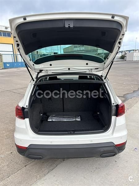 Usado Seat Arona Style 110 CV (80 kW) 2023 Blanco SUV