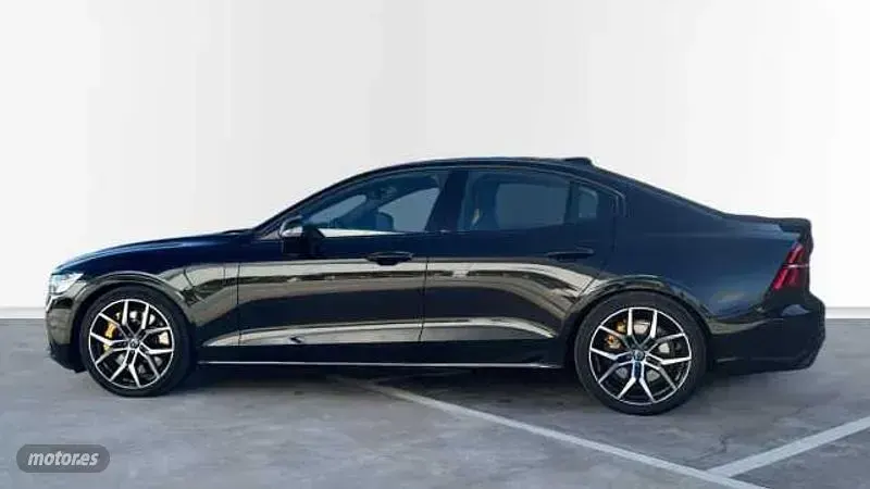 Usado Volvo S60 2020 Negro Berlina