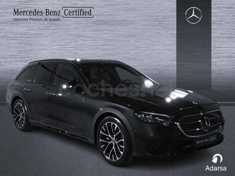 Usado Mercedes E300 313 CV (230 kW) 2025 Negro obsidiana Familiar