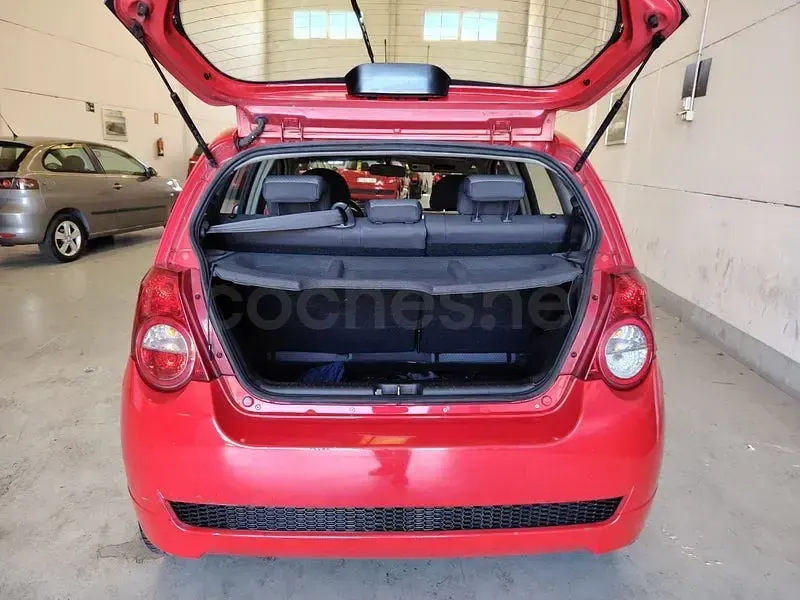 Usado Chevrolet Aveo LS 84 CV (61 kW) 2009 Rojo Berlina