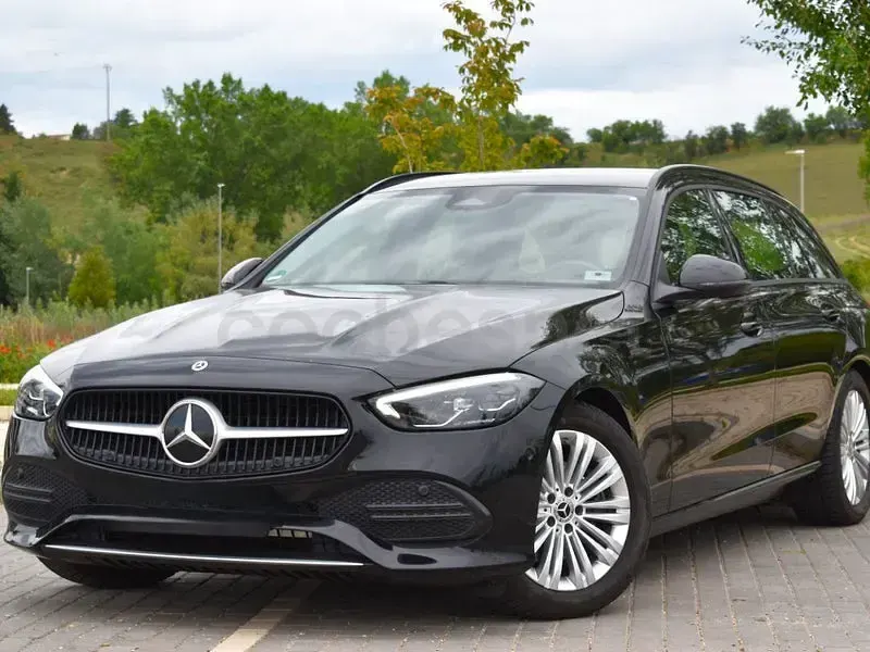Usado Mercedes C220 Avantgarde 200 CV (147 kW) 2023 Negro Familiar