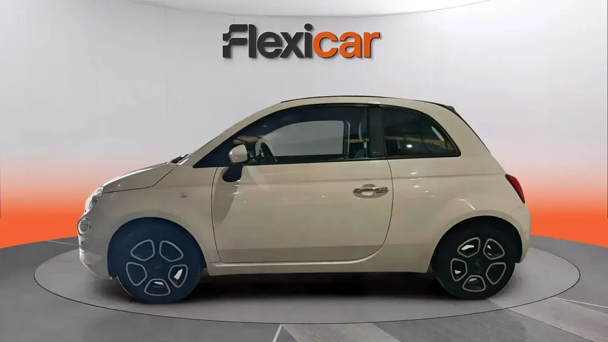 Usado Fiat 500 Club 71 CV (52 kW) 2023 Blanco Descapotable