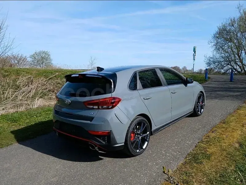 Usado Hyundai i30 N Performance 280 CV (205 kW) 2023 Gris / plata Berlina