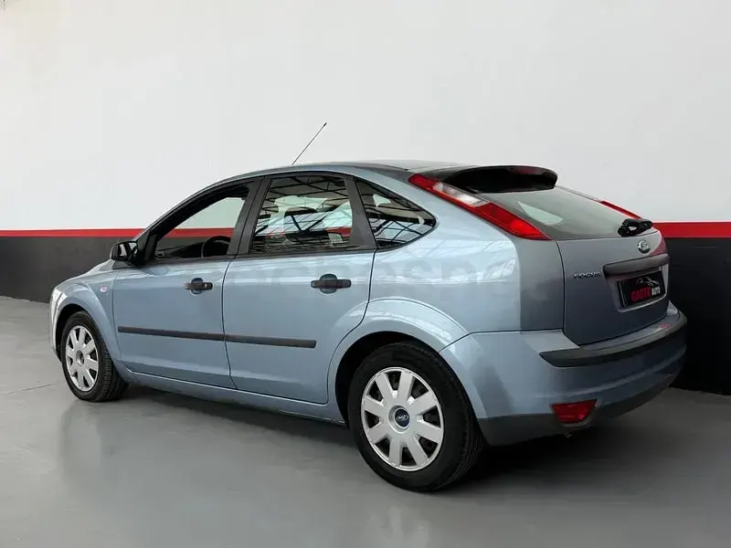 Usado Ford Focus Trend 115 CV (84 kW) 2006 Azul Berlina