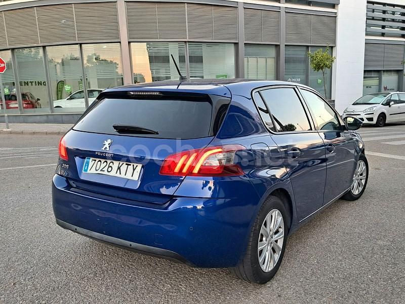 Usado Peugeot 308 Style 130 CV (95 kW) 2019 Azul Berlina